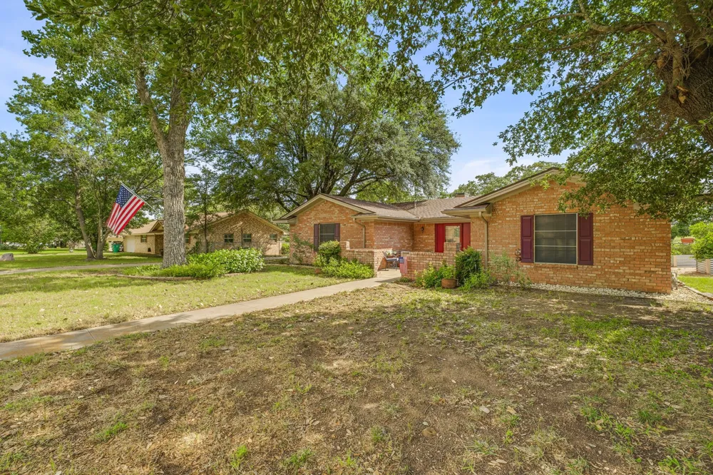 1335 Lydia Street Stephenville, TX 76401