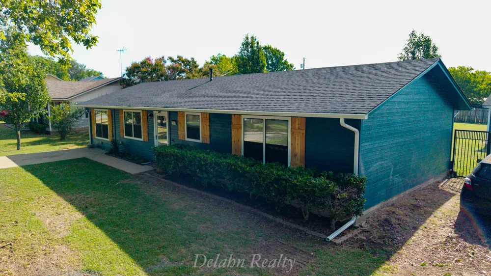 109 S Shaw Street Tom Bean, TX 75489