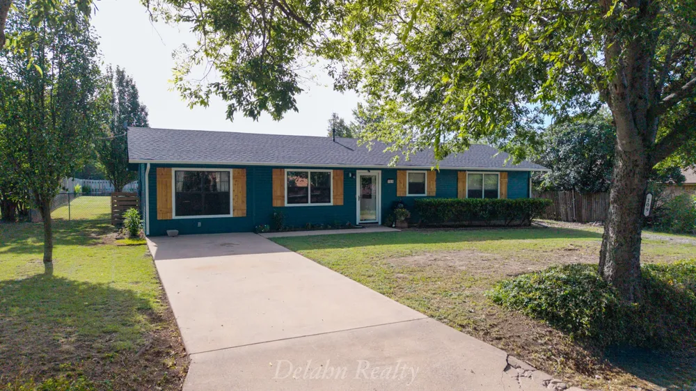 109 S Shaw Street Tom Bean, TX 75489