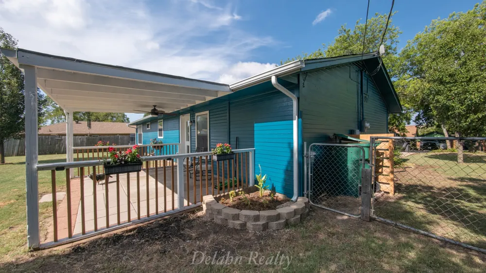 109 S Shaw Street Tom Bean, TX 75489