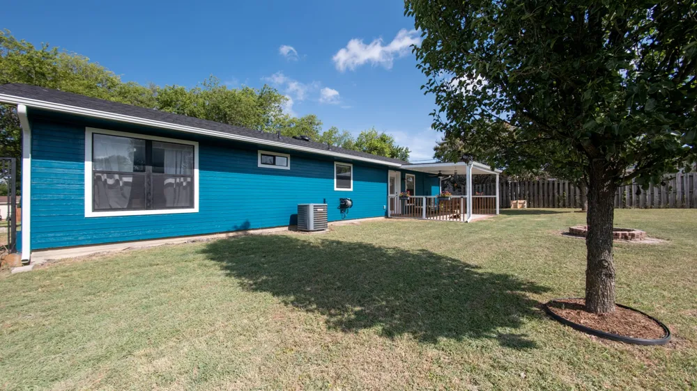 109 S Shaw Street Tom Bean, TX 75489