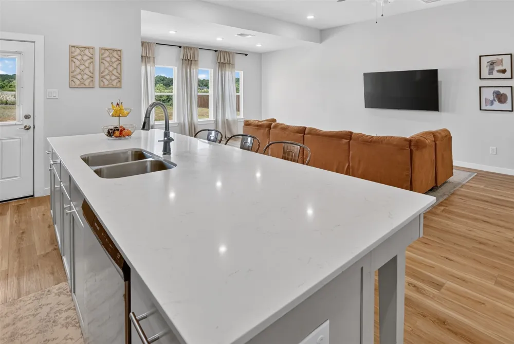 7206 Treaty Oaks Boulevard Granbury, TX 76048