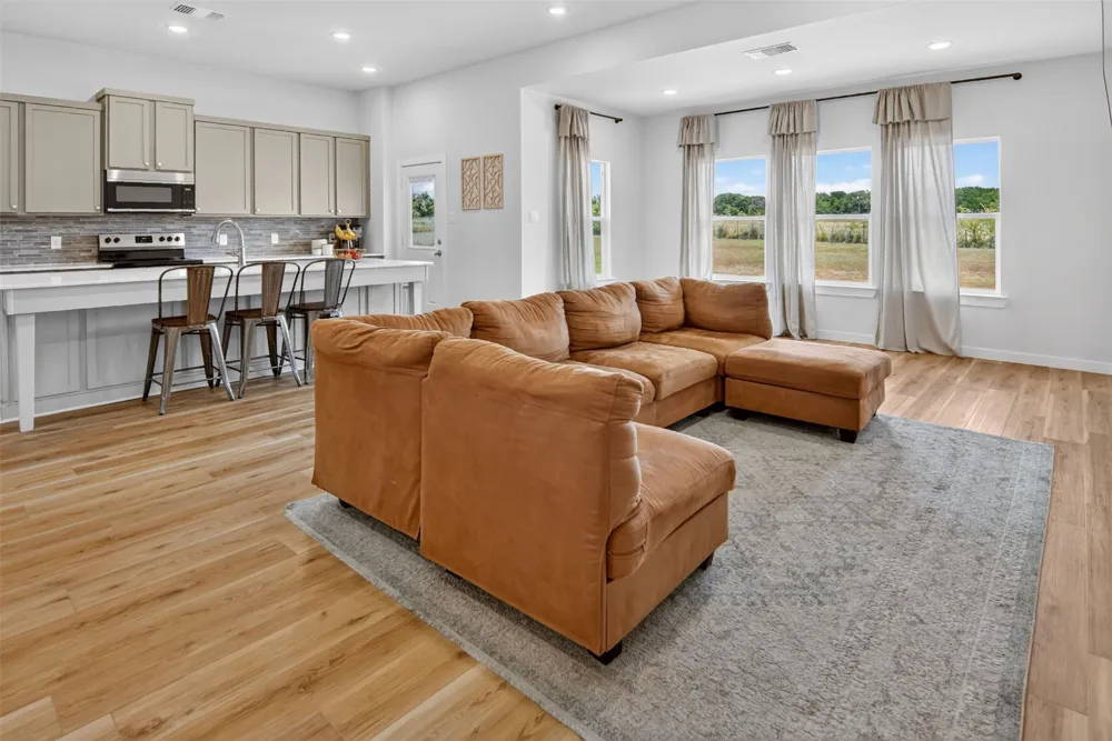 7206 Treaty Oaks Boulevard Granbury, TX 76048