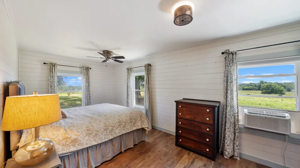 1053 Vz County Road 4206 Athens, TX 75752