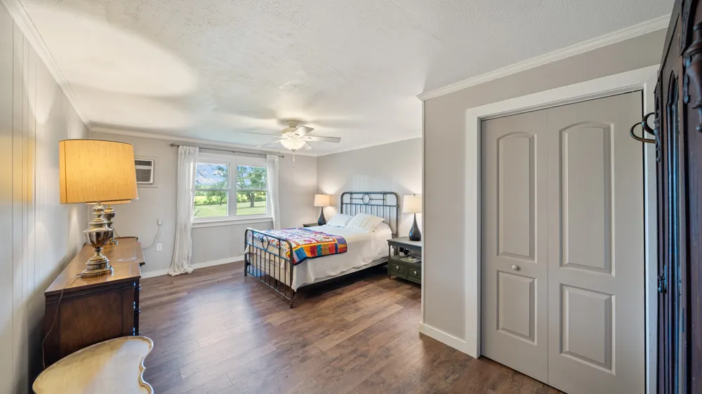 1053 Vz County Road 4206 Athens, TX 75752