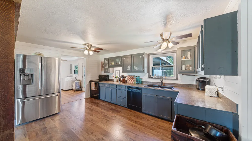 1053 Vz County Road 4206 Athens, TX 75752