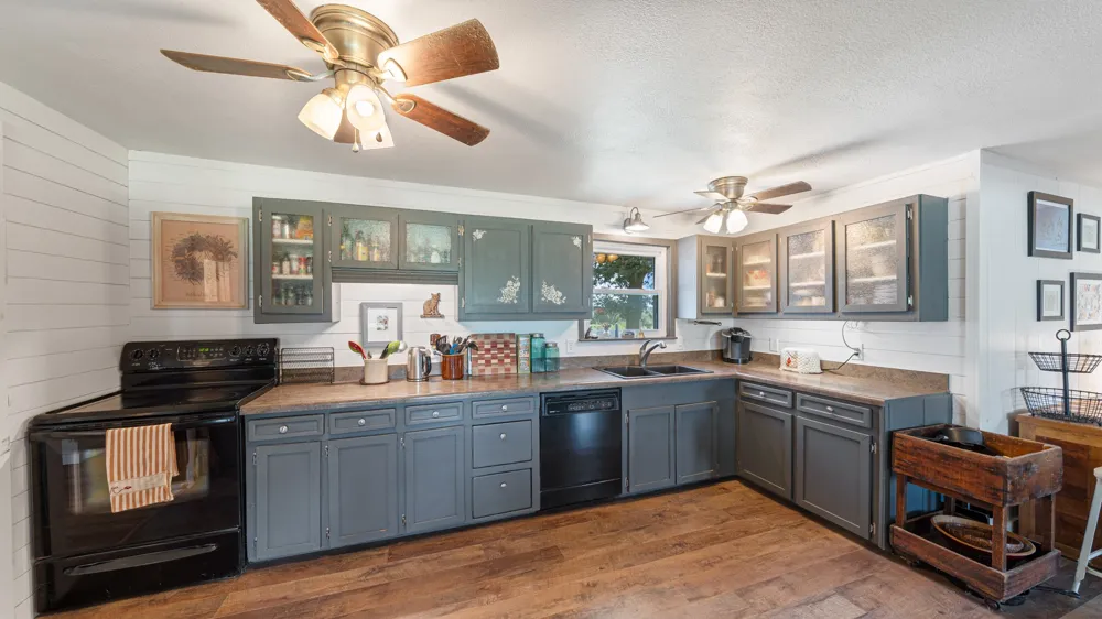1053 Vz County Road 4206 Athens, TX 75752