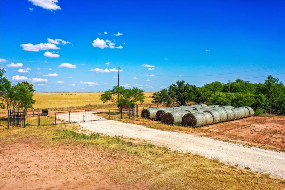 CR 454 Sagerton, TX 79548