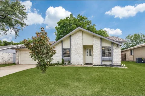 5913 Maple Lane