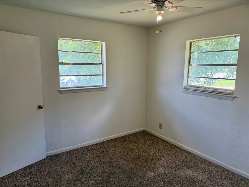 1407 N East St Belton, TX 76513