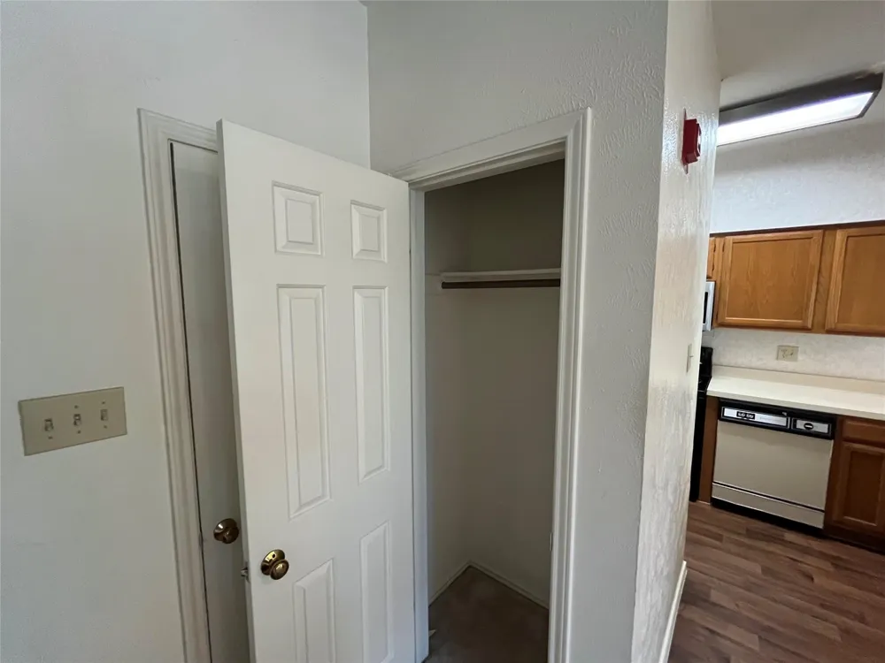 501 Arbor Creek Drive #207 Euless, TX 76039