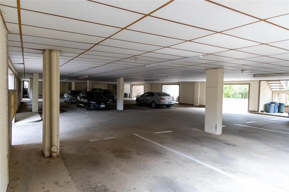 501 Arbor Creek Drive #207 Euless, TX 76039
