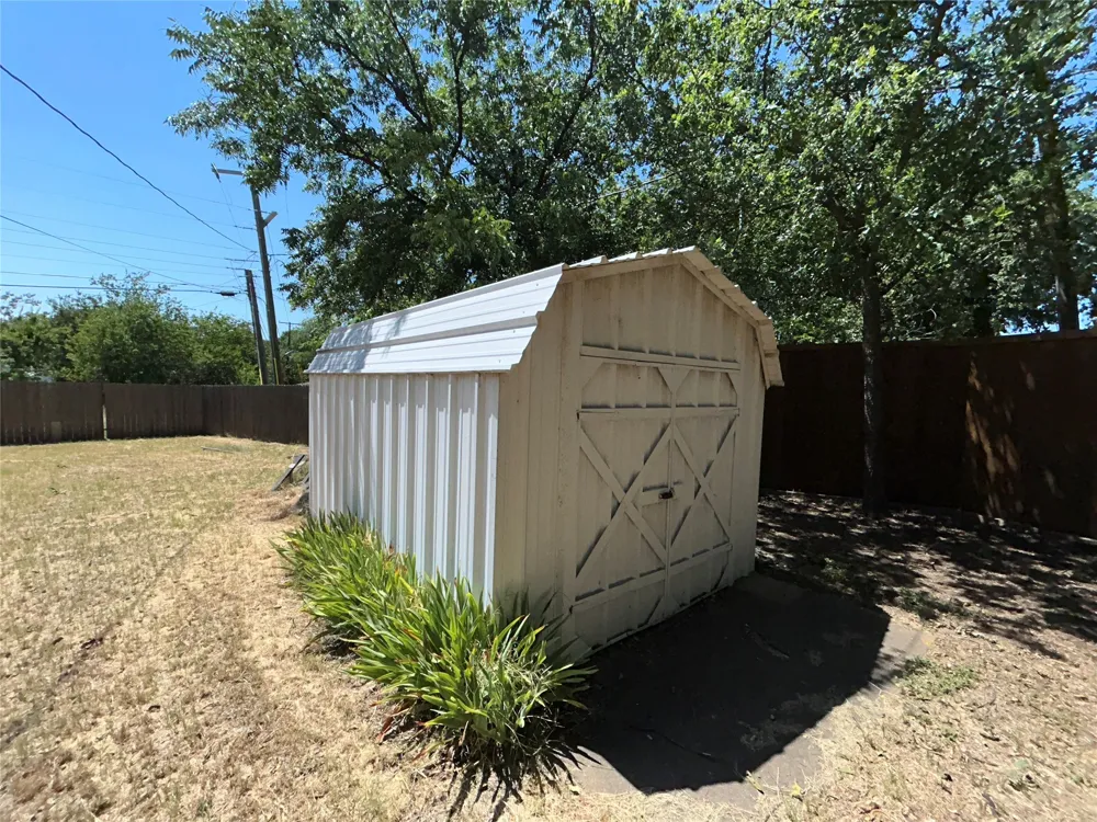 908 Fairview Street Graham, TX 76450