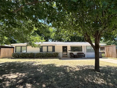 908 Fairview Street