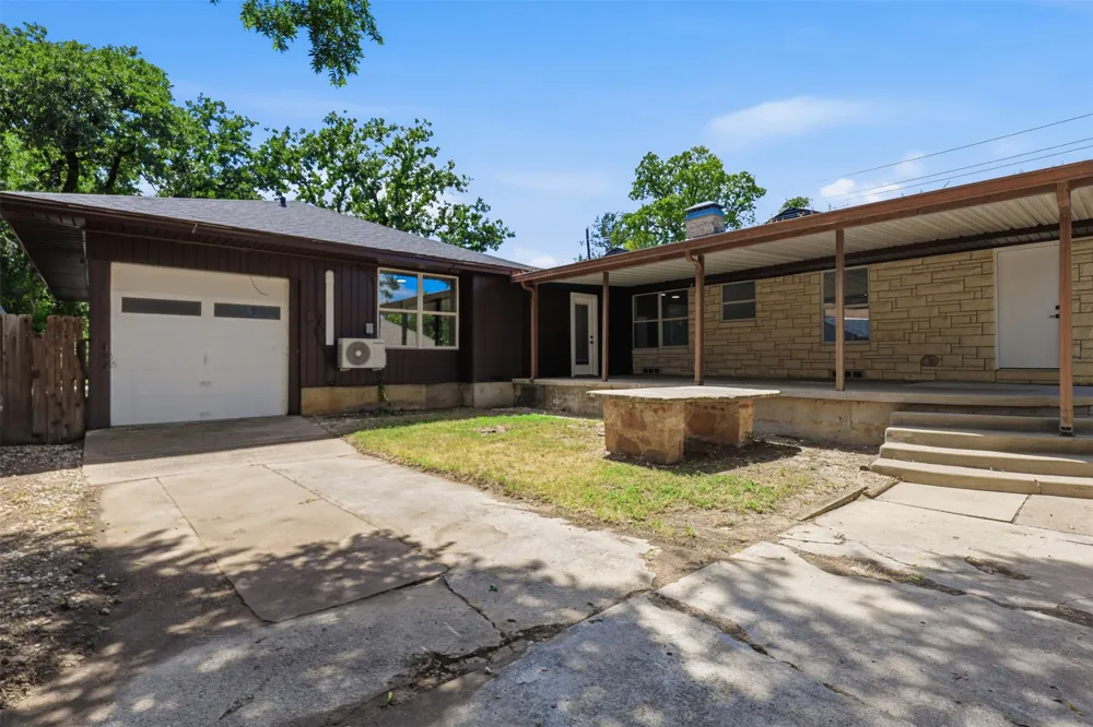 1170 W Frey Street Stephenville, TX 76401