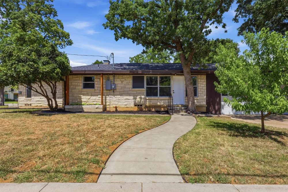 1170 W Frey Street Stephenville, TX 76401