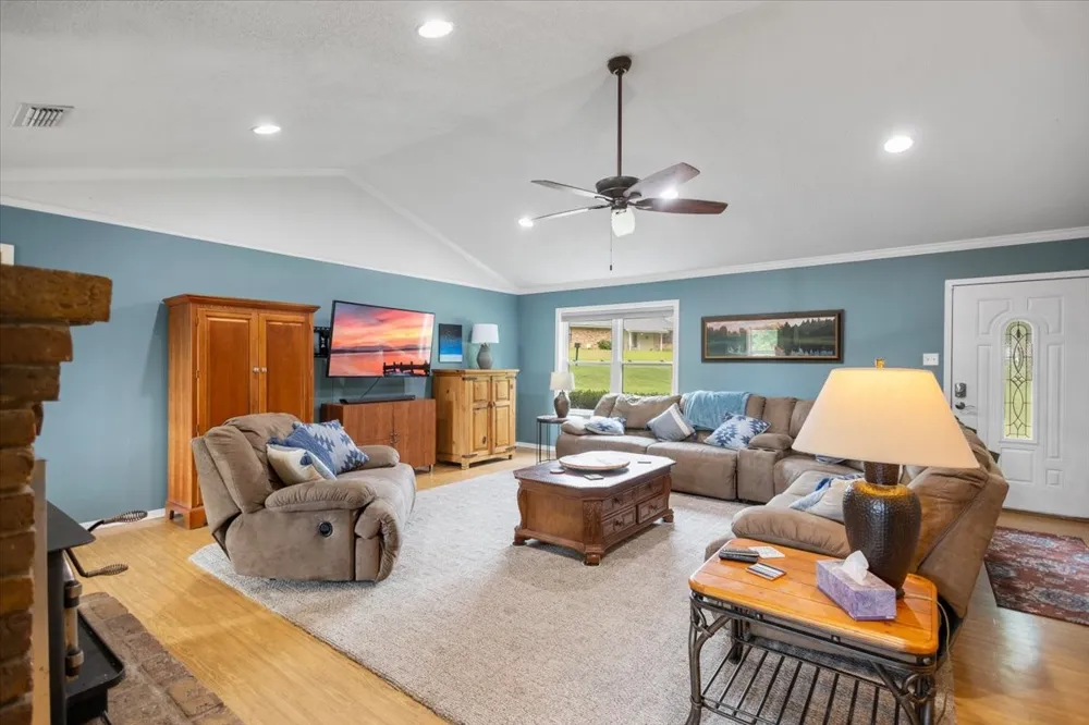222 County Road 4850 Winnsboro, TX 75494