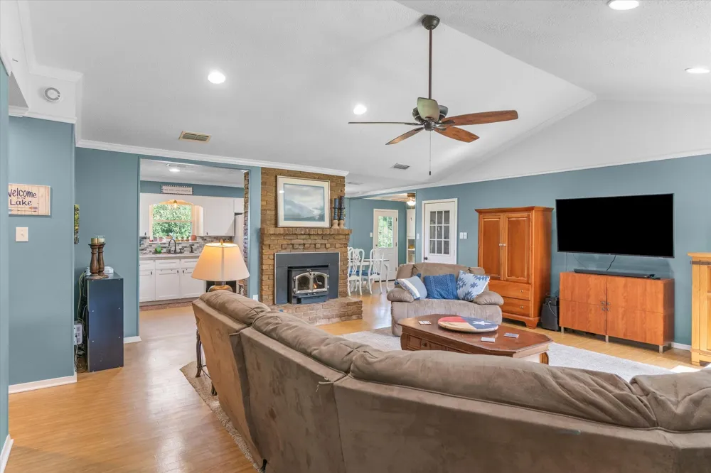 222 County Road 4850 Winnsboro, TX 75494