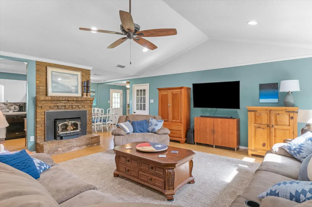222 County Road 4850 Winnsboro, TX 75494