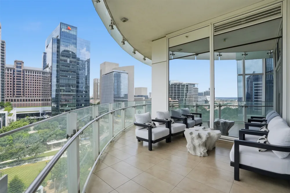 1918 Olive Street #704 Dallas, TX 75201