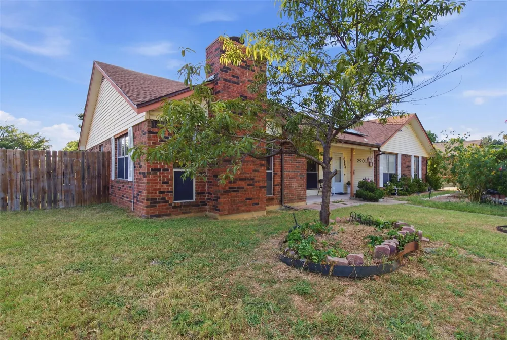 2901 Kathleen Lane Euless, TX 76039