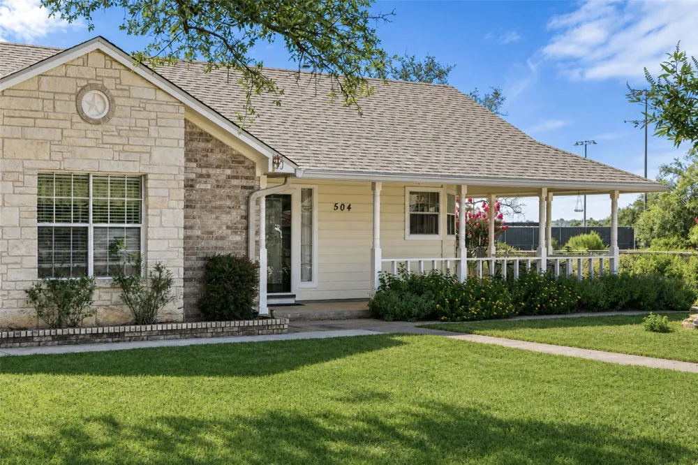 504 Ave N Johnson City, TX 78636