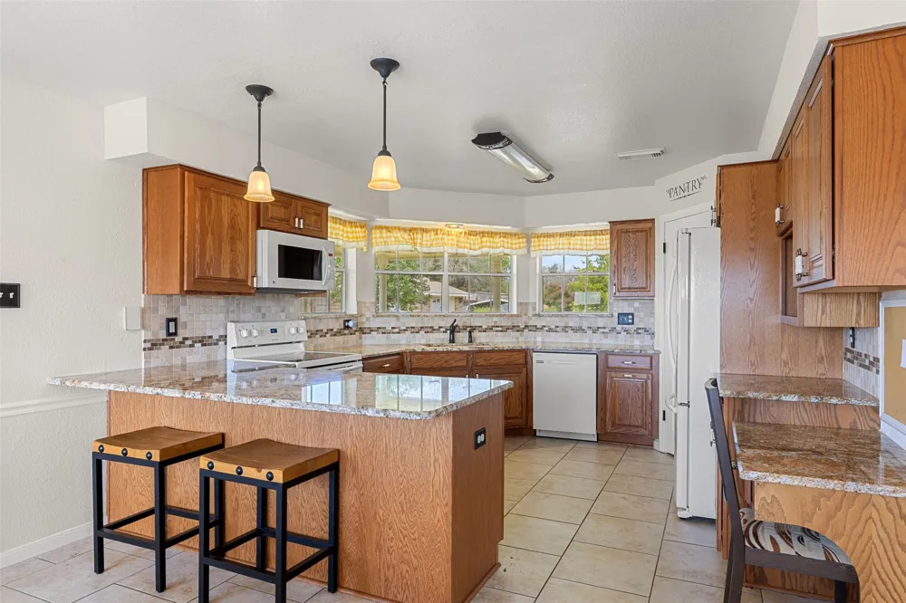 504 Ave N Johnson City, TX 78636
