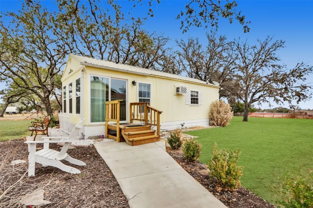 504 Ave N Johnson City, TX 78636