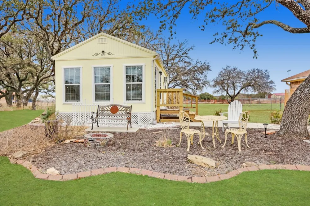 504 Ave N Johnson City, TX 78636