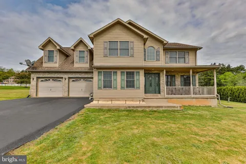 42 LOUIS CIRCLE