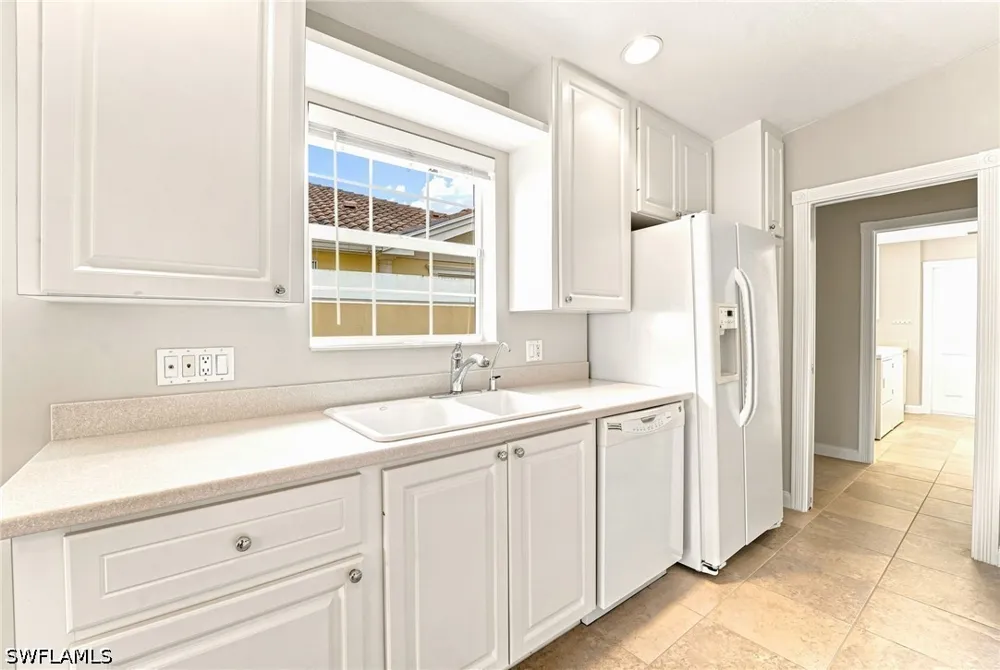 Xenia Lane Naples, FL 34114