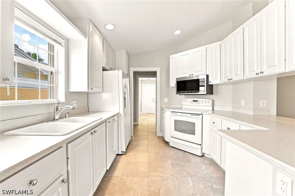 Xenia Lane Naples, FL 34114