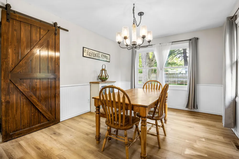 113 W Hughes Street Marshall, MI 49068