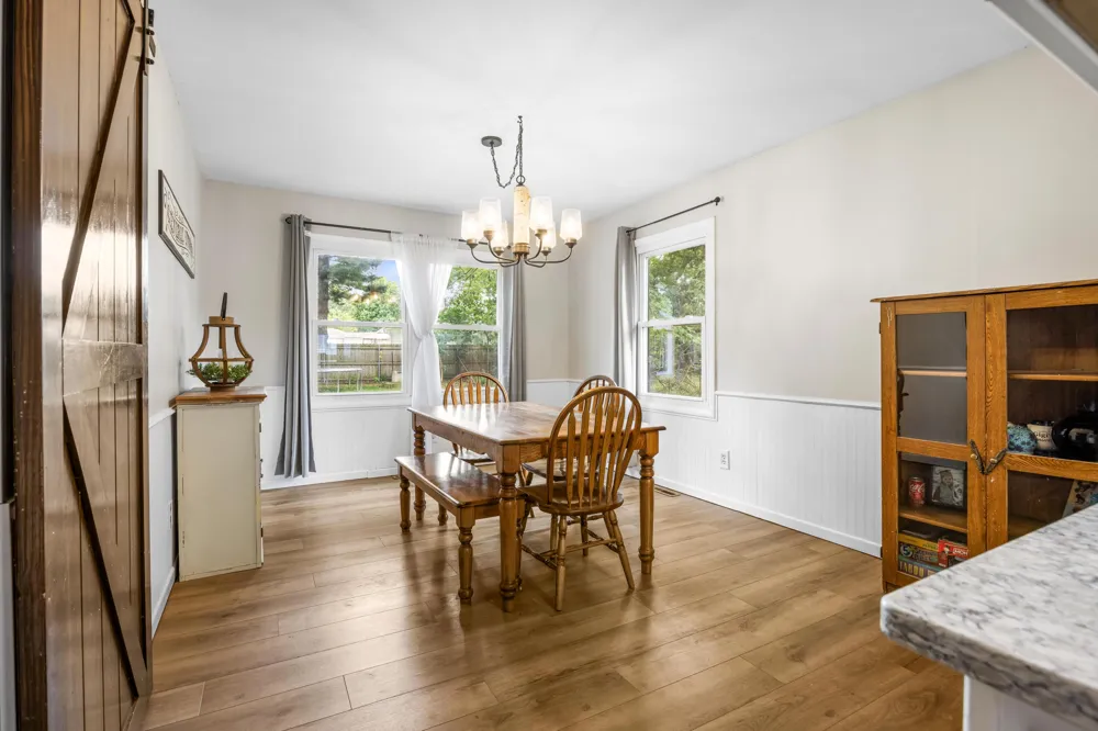 113 W Hughes Street Marshall, MI 49068