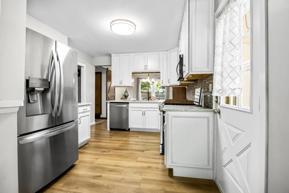 113 W Hughes Street Marshall, MI 49068