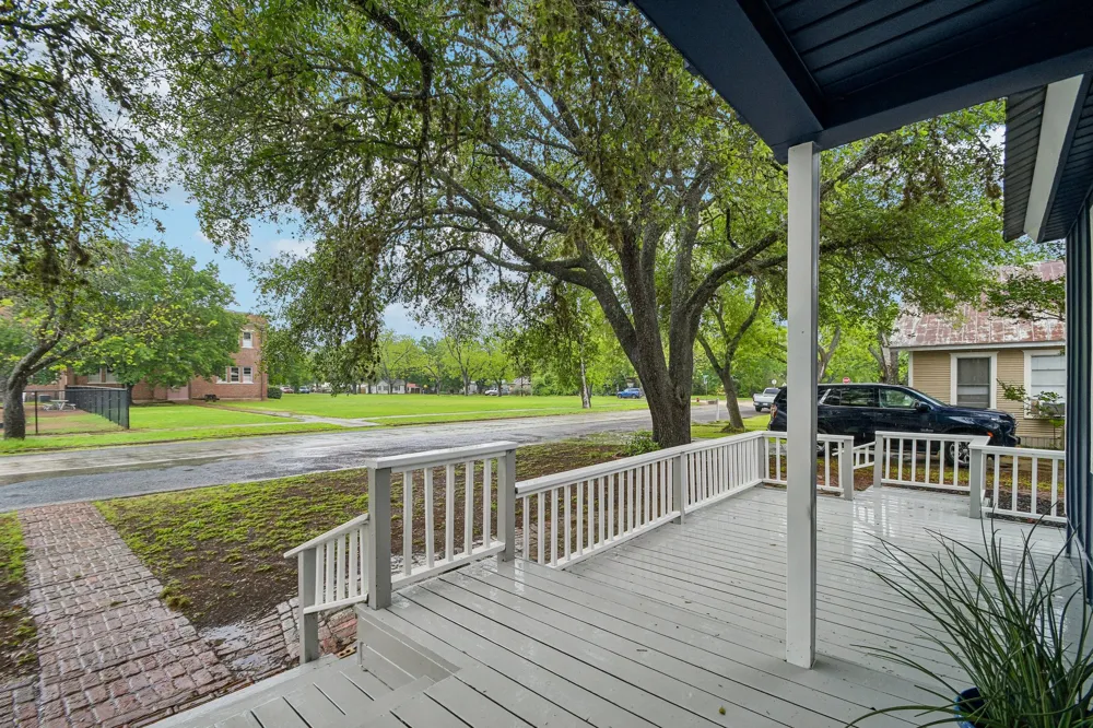 605 Bishop Street Smithville, TX 78957