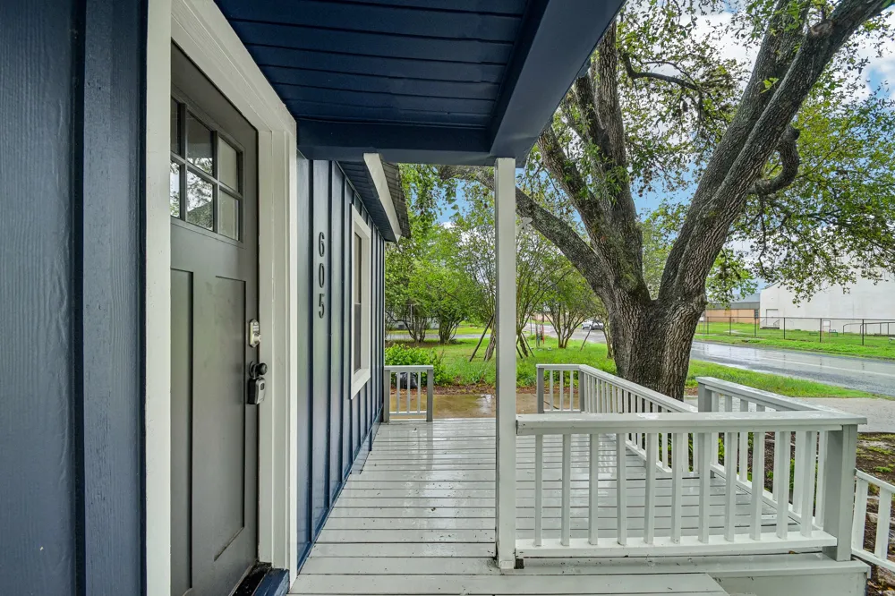 605 Bishop Street Smithville, TX 78957