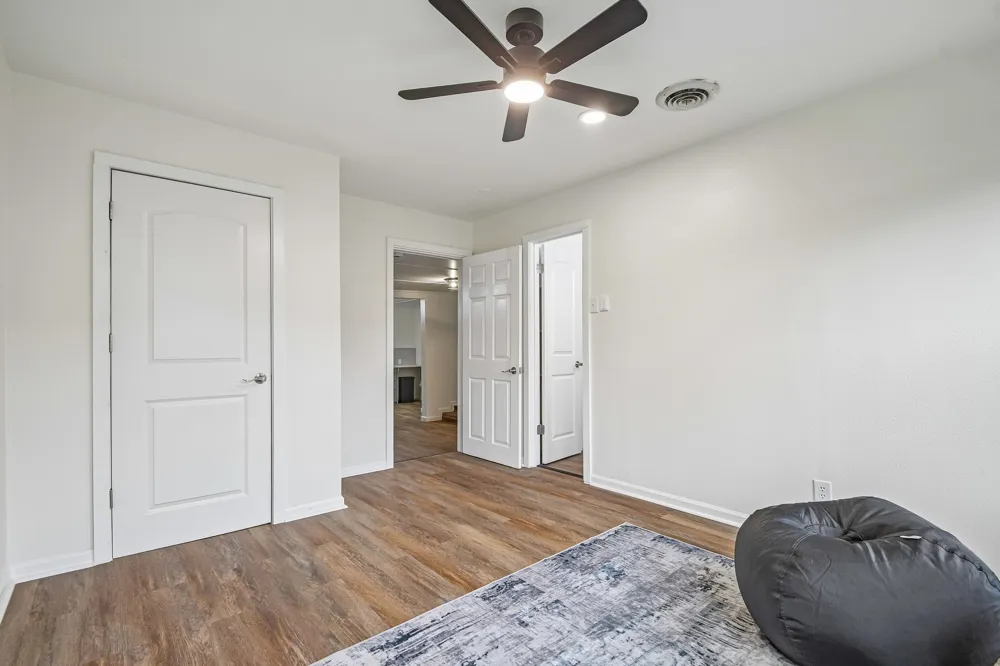 605 Bishop Street Smithville, TX 78957