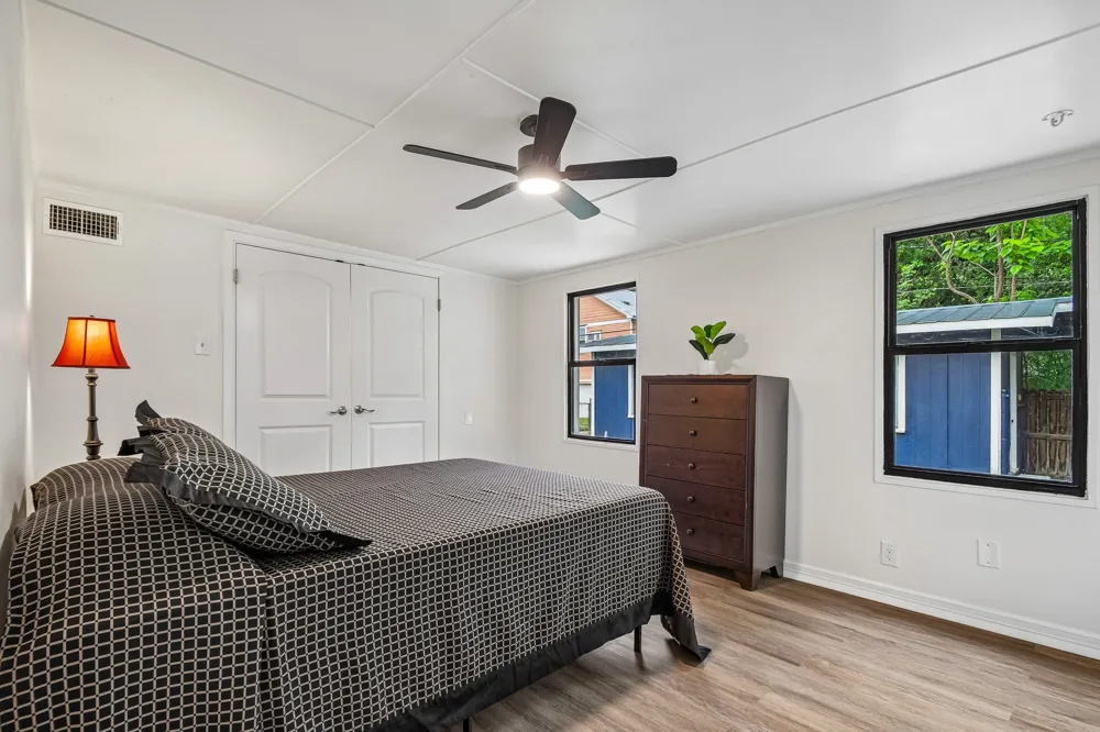 605 Bishop Street Smithville, TX 78957