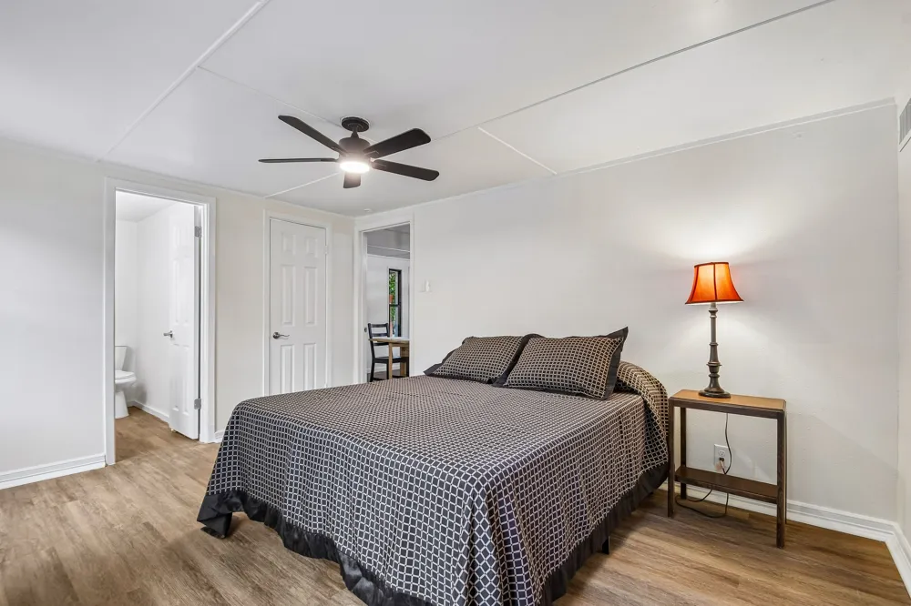605 Bishop Street Smithville, TX 78957