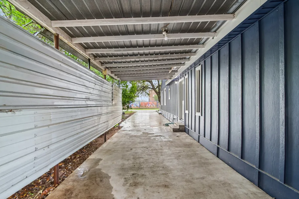 605 Bishop Street Smithville, TX 78957