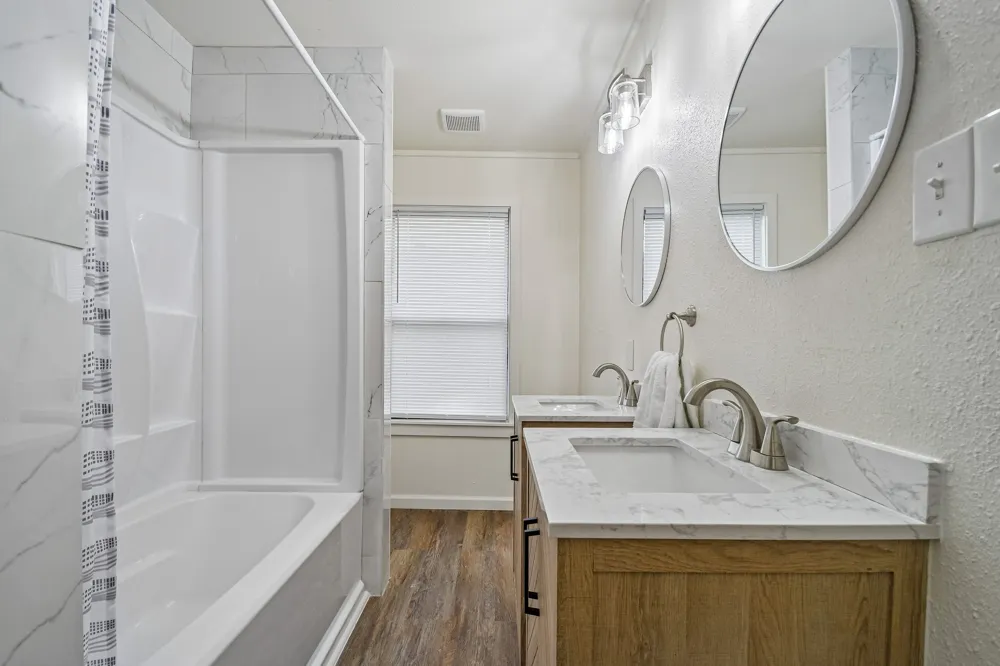 605 Bishop Street Smithville, TX 78957