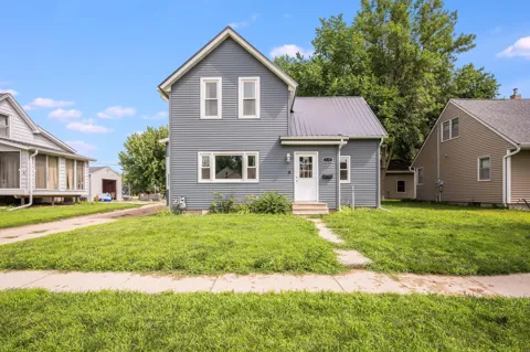 319 E 10th Street