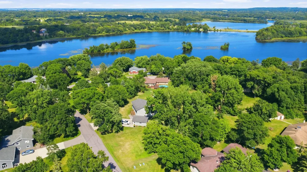 7126 196th Avenue NE New London, MN 56273