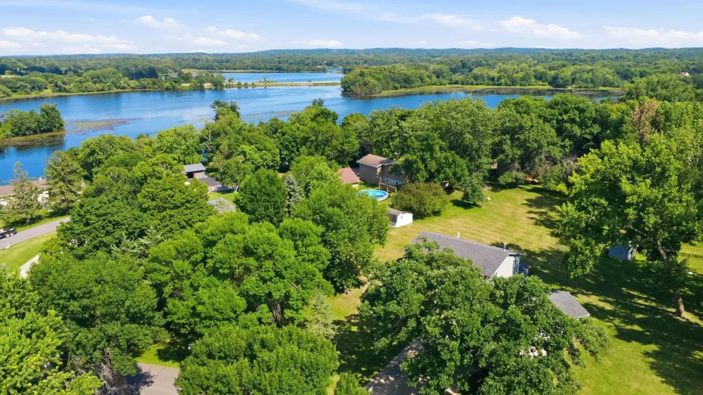 7126 196th Avenue NE New London, MN 56273