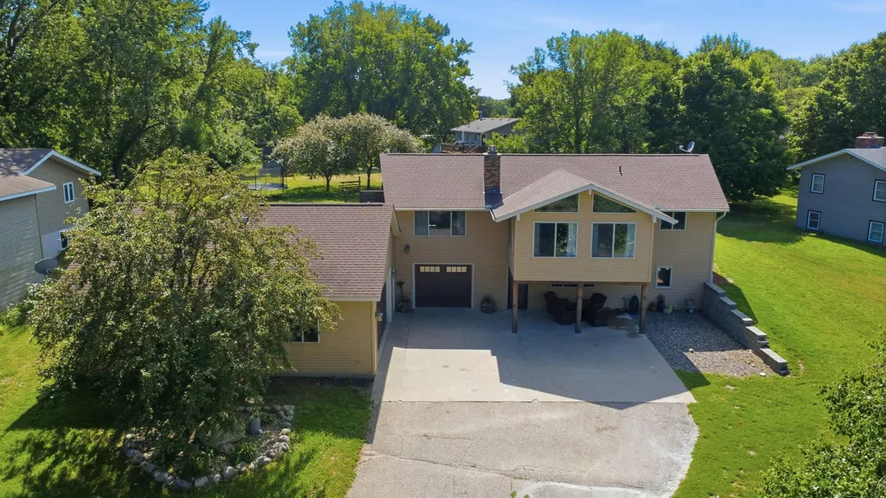 7126 196th Avenue NE New London, MN 56273