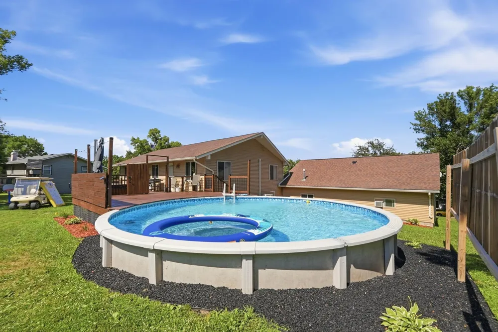 7126 196th Avenue NE New London, MN 56273