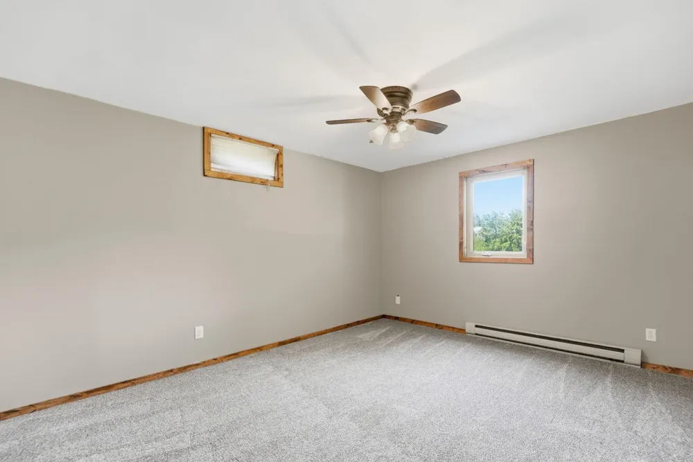 7126 196th Avenue NE New London, MN 56273