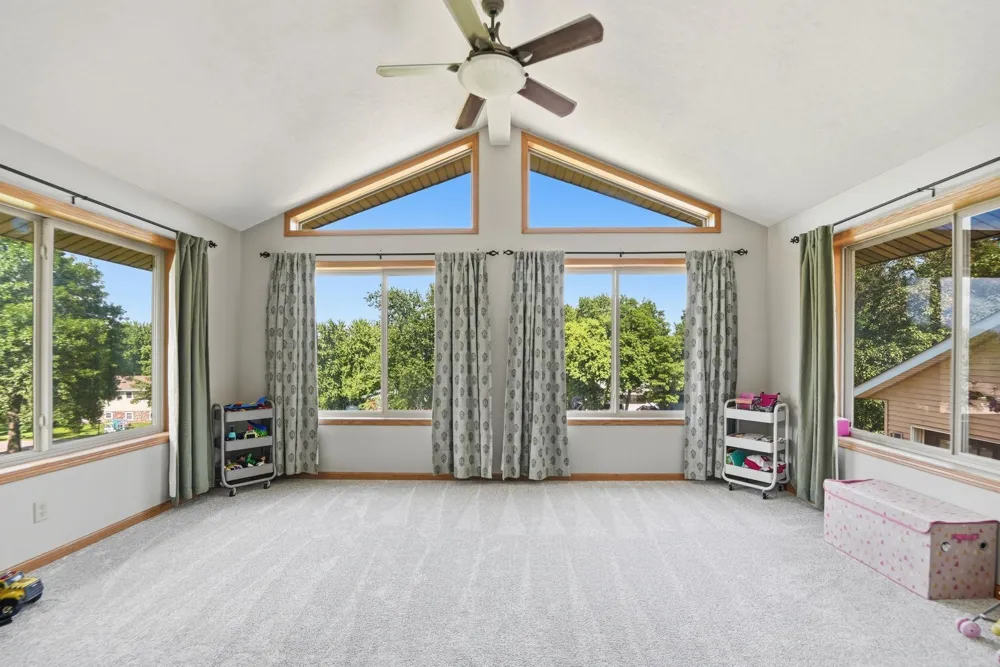 7126 196th Avenue NE New London, MN 56273