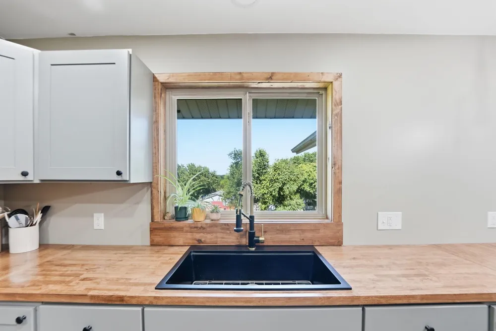 7126 196th Avenue NE New London, MN 56273
